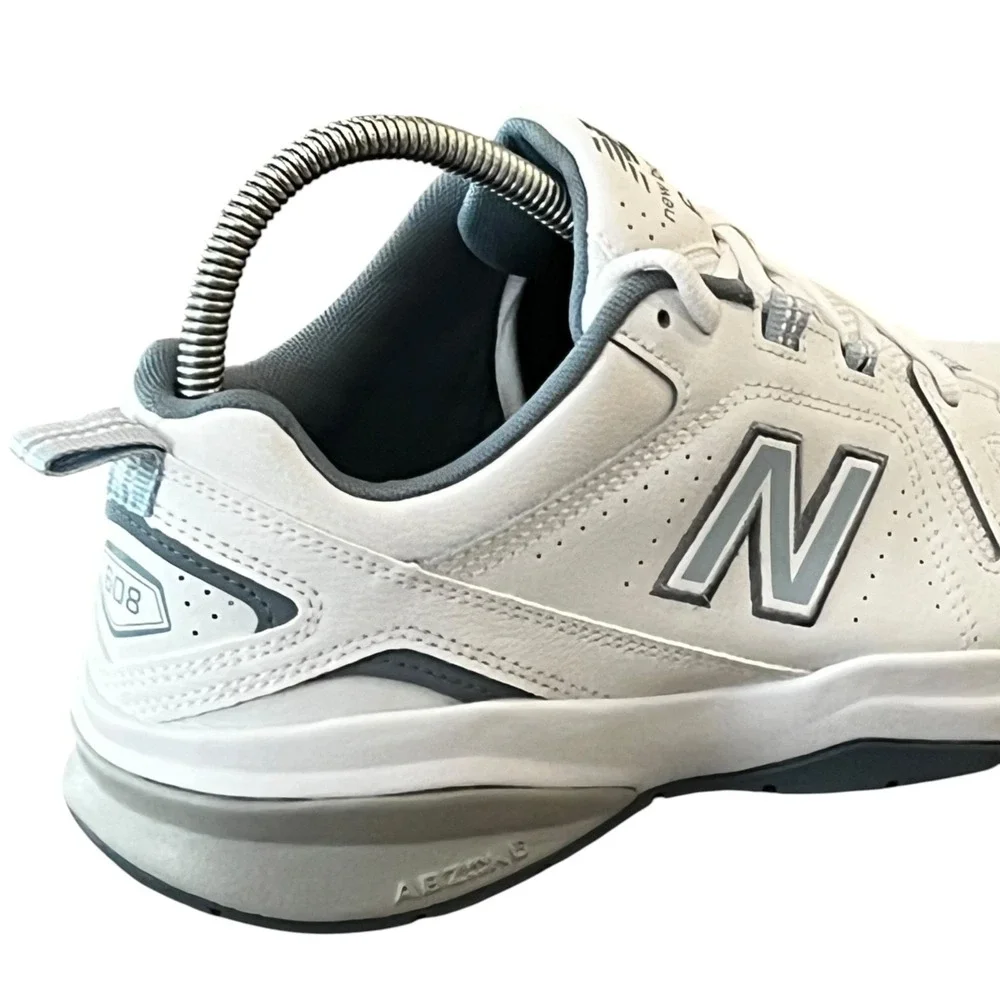 NWOT New Balance 608v5‎ Sneakers Womens 9 WX608WB5